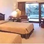 Lauries Hotel