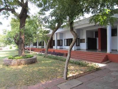 Lauries Hotel 2*